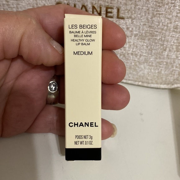 Chanel Beauty LIGHT THE WAY Makeup Set Holiday 2023- Chanel Charm - Picture 4 of 15